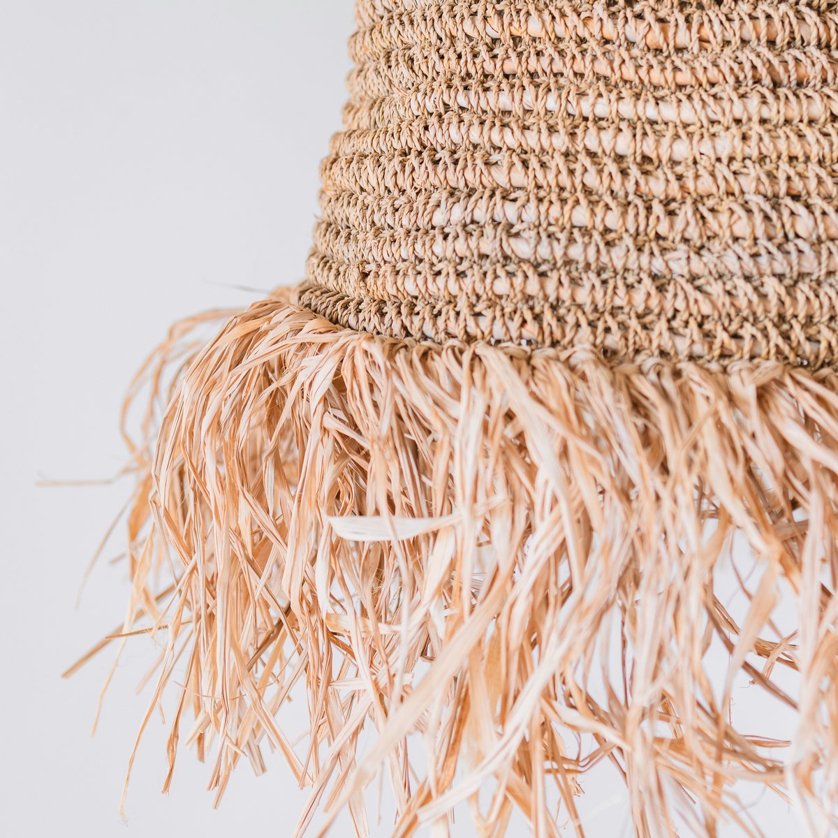 Raffia Boho Lampshade – Hanging Lamp – Pendant Lamp – Handwoven Ceiling Lamp with Long Fringes (3 sizes Ø 30/40/50 cm) KALIMA