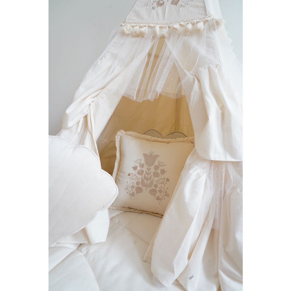 Tipi "Boho" met ruches en borduursels