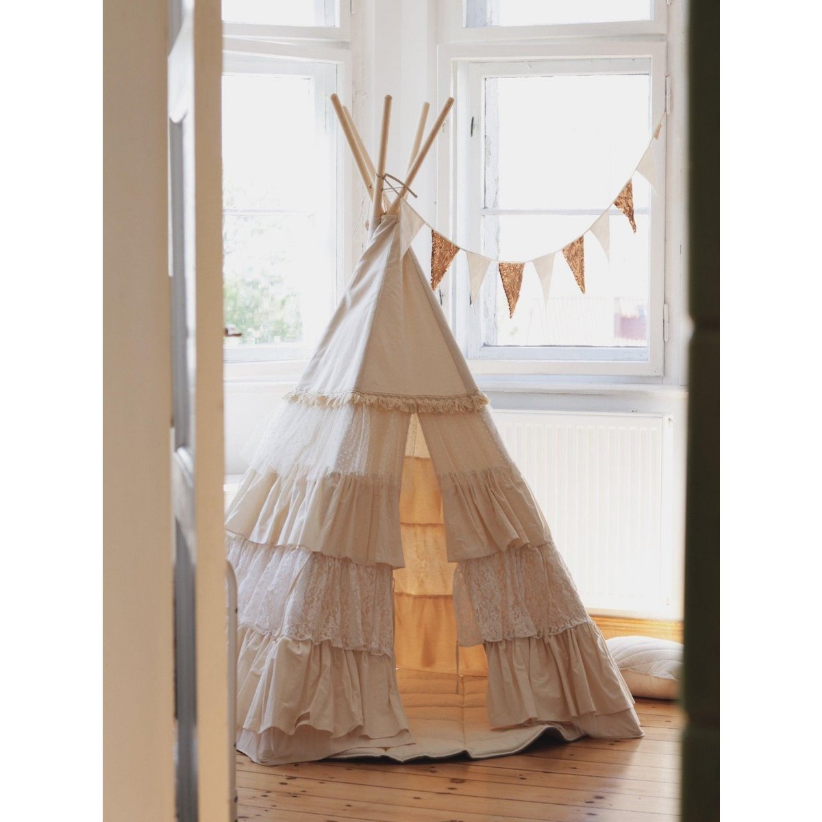 Set "Shabby Chic" Tipi met ruches en bladmatten "White".