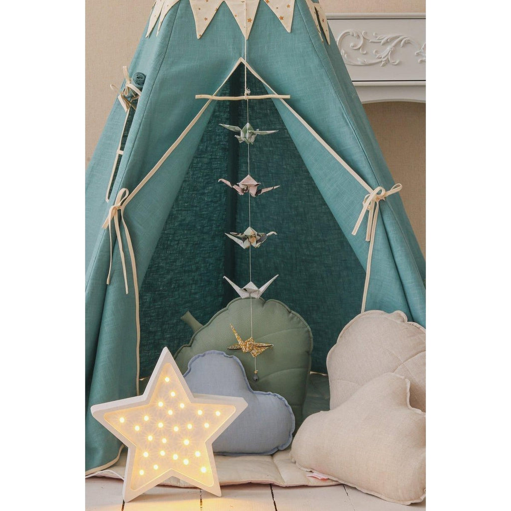 Tipi "Gold Star" met guirlande