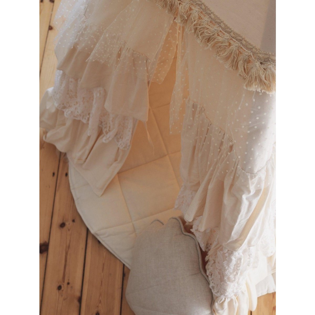 Set "Shabby Chic" Tipi met ruches en bladmatten "White".