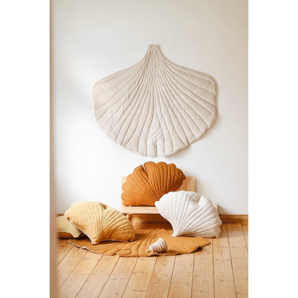 "Crème" fluwelen Ginkgo bladmat