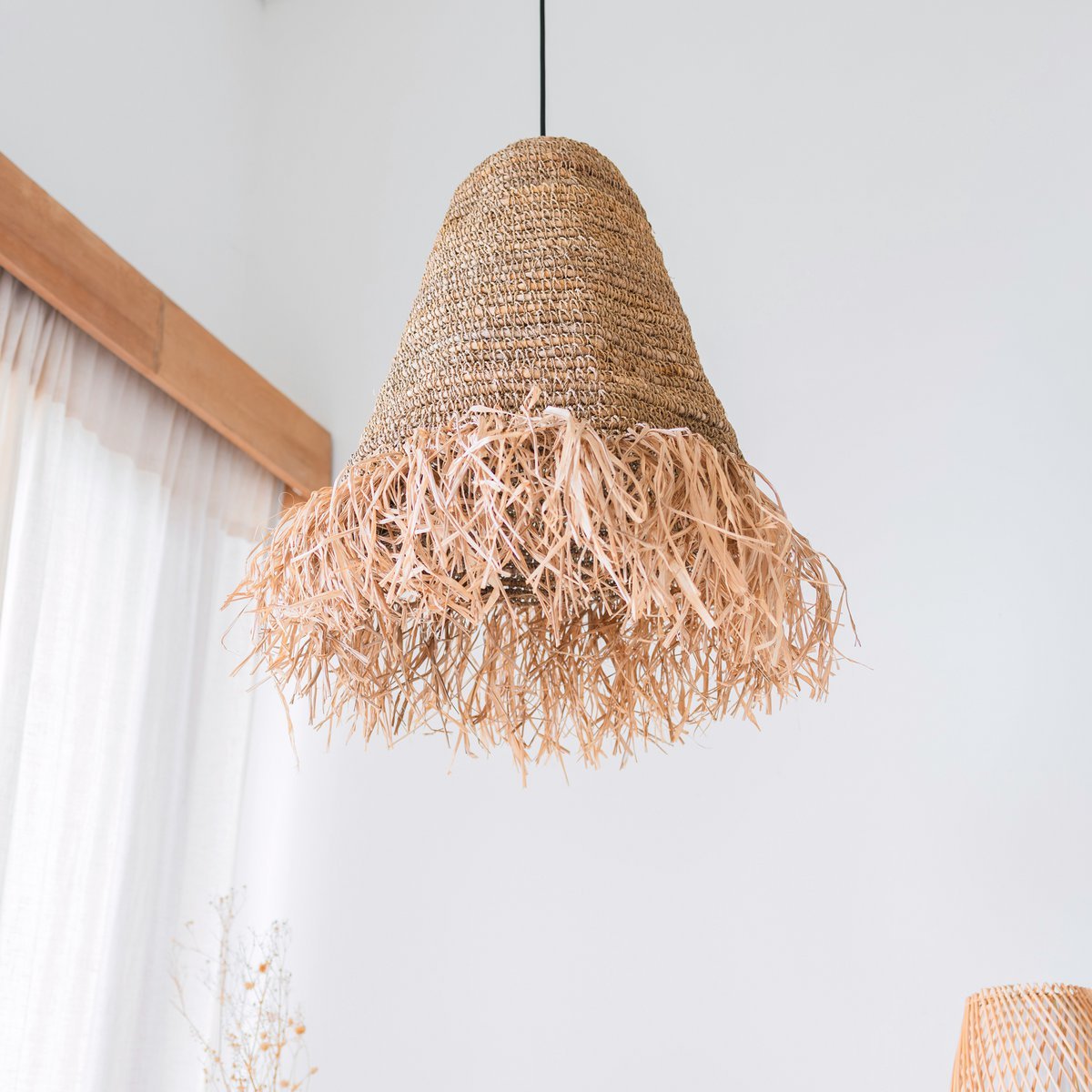 Raffia Boho Lampshade – Hanging Lamp – Pendant Lamp – Handwoven Ceiling Lamp with Long Fringes (3 sizes Ø 30/40/50 cm) KALIMA