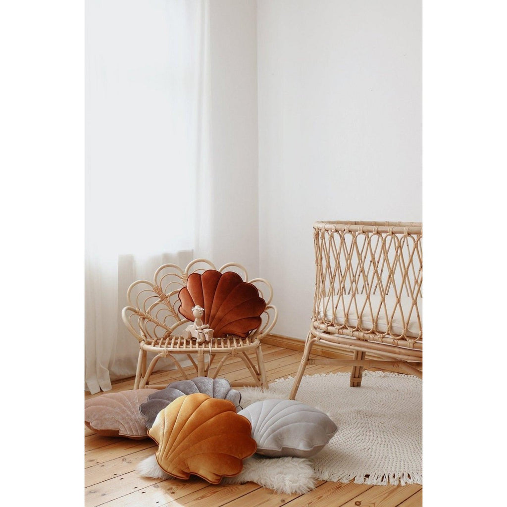 Fluwelen schelpkussen 'Gold Pearl'