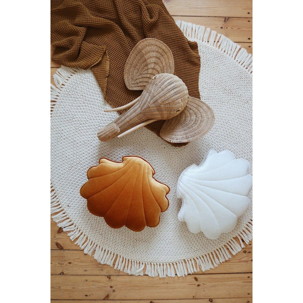 Fluwelen schelpkussen 'Gold Pearl'