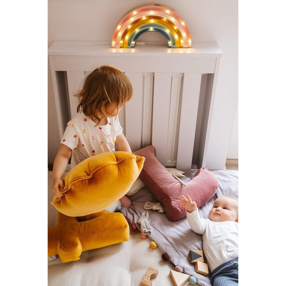 Fluwelen schelpkussen 'Gold Pearl'